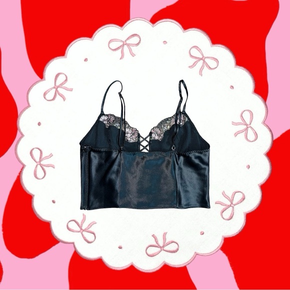 victoria’s secret floral cami top 🌺 - Picture 3 of 6